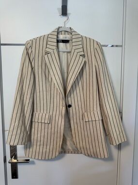 Zara Cream Blazer with Black Pinstripes